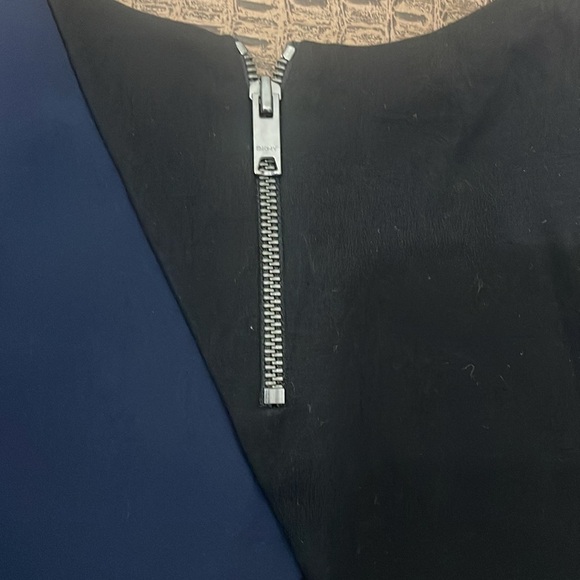 DKNY short sleeve blue and black embellished structured top size medium - Picture 9 of 9